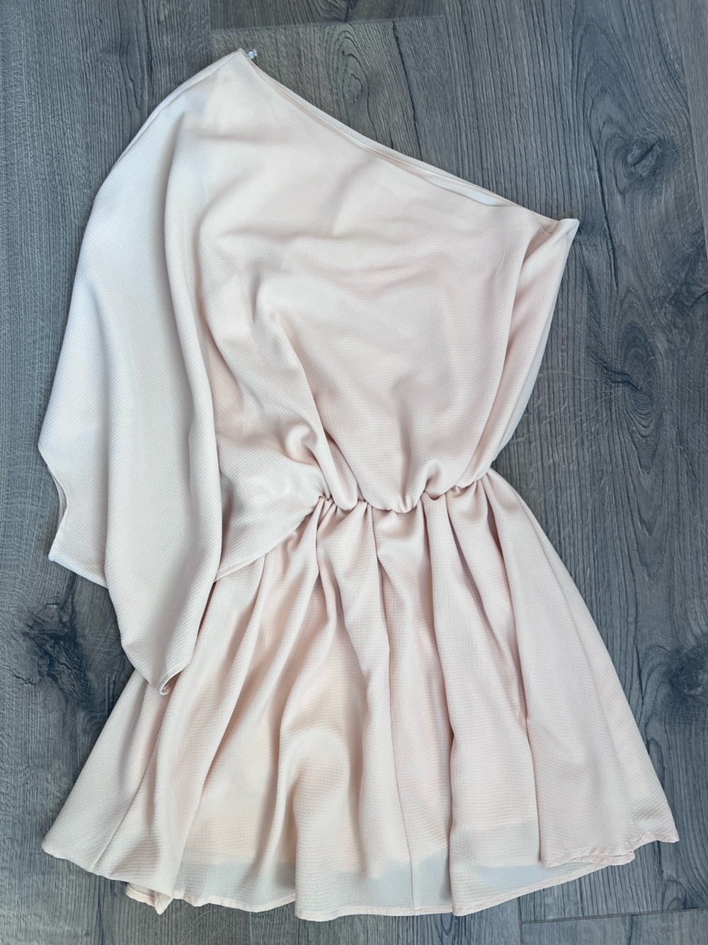 One-Shoulder mini dress in Ivory - small - Picture 3 of 8